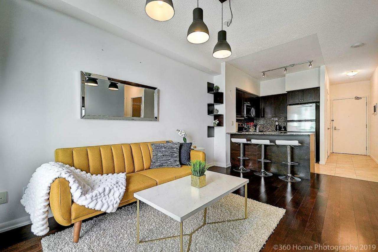 30 Off Lake View Property Heart Of Downtown Toronto Exterior foto
