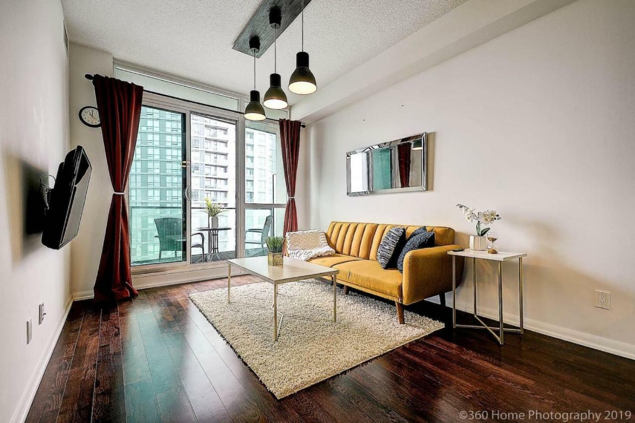 30 Off Lake View Property Heart Of Downtown Toronto Exterior foto